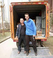 广州国际搬家公司和您一起清点需出运物品，规划材料及物品摆放区域